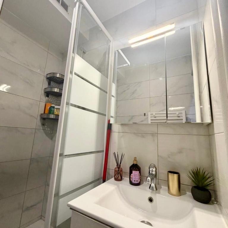 Charming Apartment in Paris Center Metro 6 Glacière & M7 Les Gobelins - Appartement 1 Chambre - 53