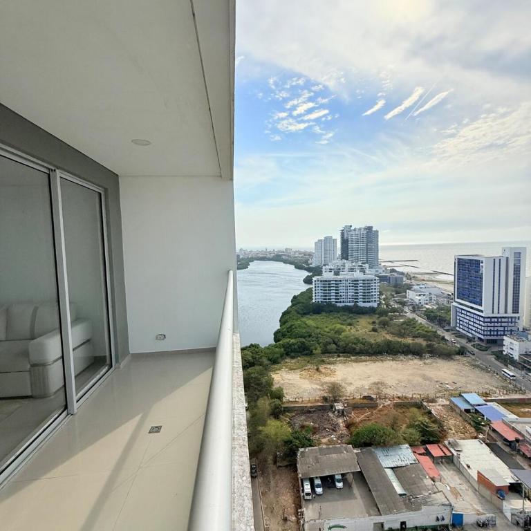 Hermoso apartamento de 4 dormitorios con vista al mar - Apartment - 7