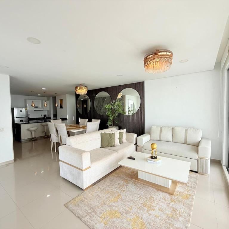 Hermoso apartamento de 4 dormitorios con vista al mar - Apartment - 23