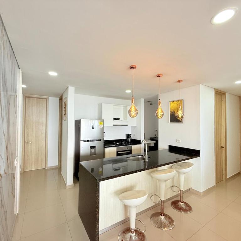 Hermoso apartamento de 4 dormitorios con vista al mar - Apartment - 24
