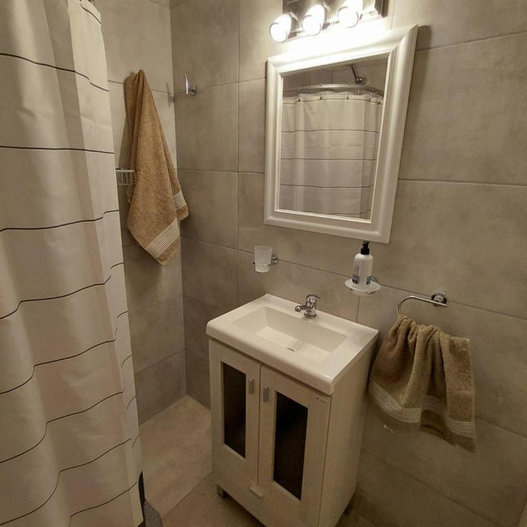 Hermoso y confortable en planta baja a la calle - One-Bedroom Apartment - 18