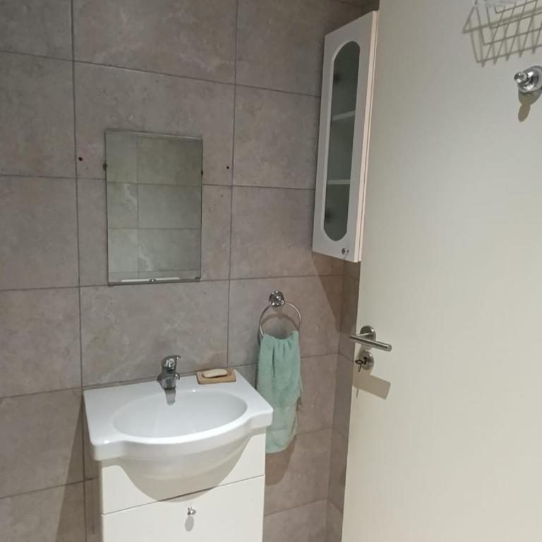 Precioso monoambiente con piscina a pasos de la Bombonera - One-Bedroom Apartment - 12