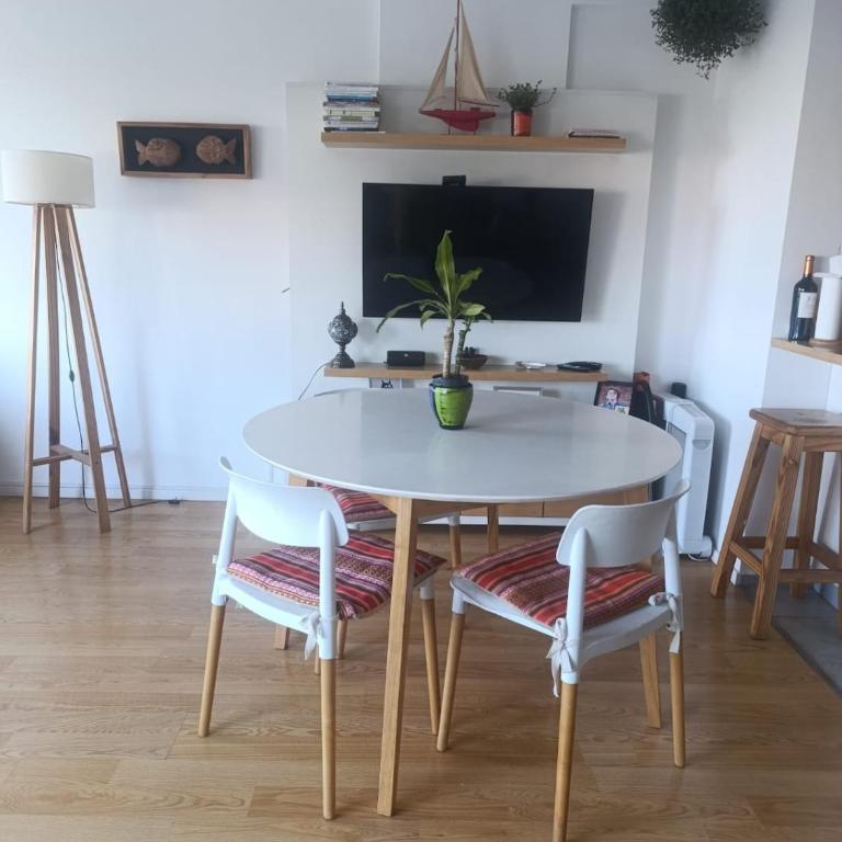 Amplio y elegante monoambiente con piscina a pasos de Caminito, Buenos Aires - One-Bedroom Loft Apartment with One Queen Bed - 3