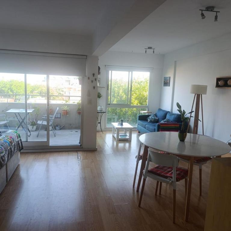 Amplio y elegante monoambiente con piscina a pasos de Caminito, Buenos Aires - One-Bedroom Loft Apartment with One Queen Bed - 12
