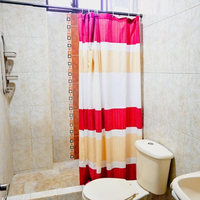 Casa familiar con piscina y zona bbq - Vacation Home - 8