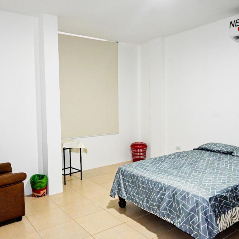 Casa familiar con piscina y zona bbq - Vacation Home - 13