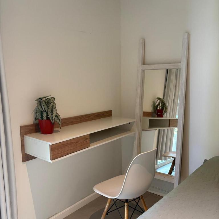 Hermoso y tranquilo monoambiente estudio - One-Bedroom Apartment - 11