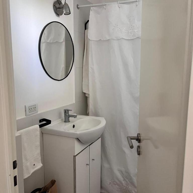Hermoso y tranquilo monoambiente estudio - One-Bedroom Apartment - 14