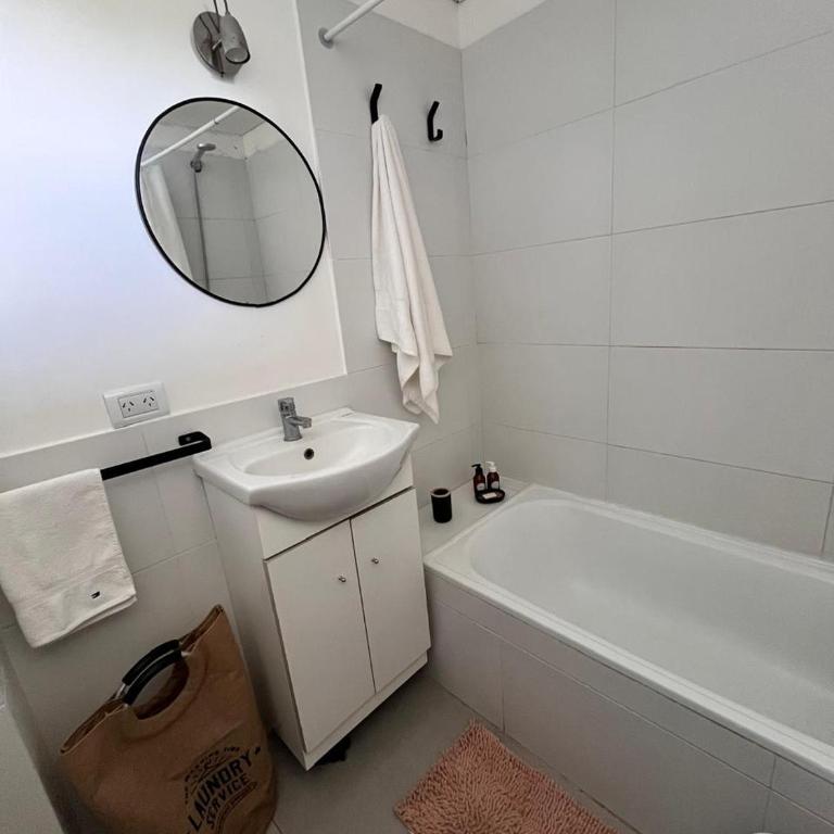 Hermoso y tranquilo monoambiente estudio - One-Bedroom Apartment - 18