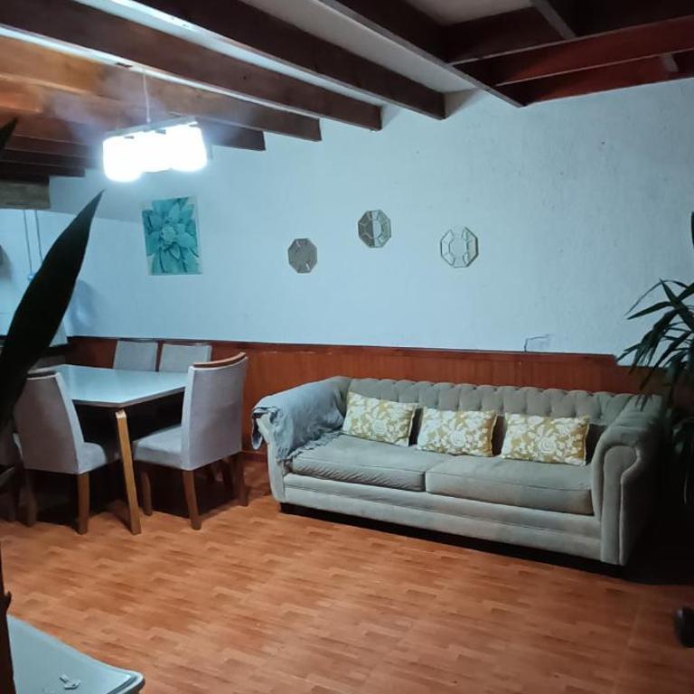 casona amplia y comoda - Four-Bedroom House - 11