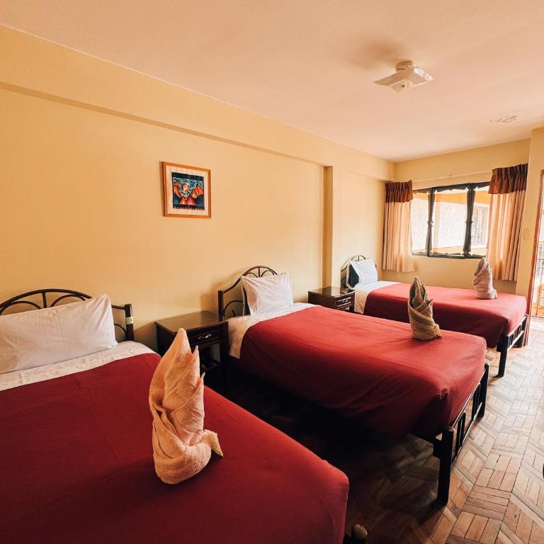 York House - Basic Triple Room with Shared Bathroom - 1
