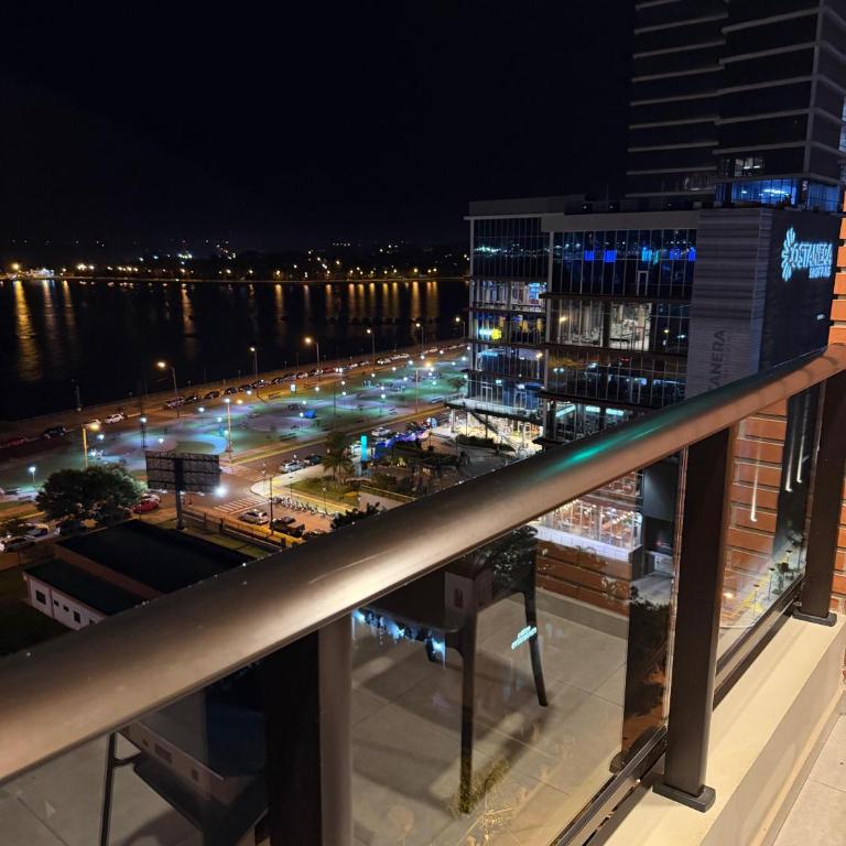 Edificio Paraná Playa Costanera, Apartamento de 1 Habitación, vista frontal al Rio con parking y Amenities! - Apartamento de 1 dormitorio - 54