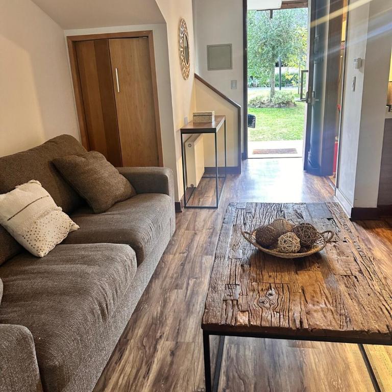 Hermosa Casa Familiar en Parque Pinares Pucón - Three-Bedroom House - 2