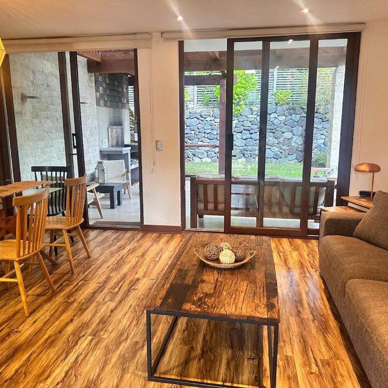 Hermosa Casa Familiar en Parque Pinares Pucón - Three-Bedroom House - 14