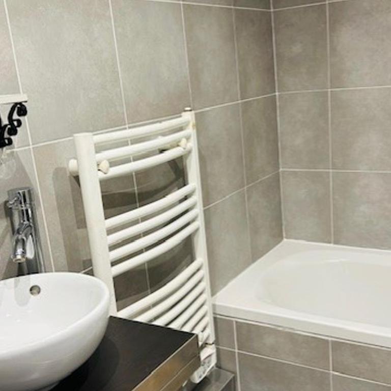 Appartement rénové 4 pièces, proche centre, balcon, WIFI, 7-8 pers - FR-1-346-598 - Apartamento - 10