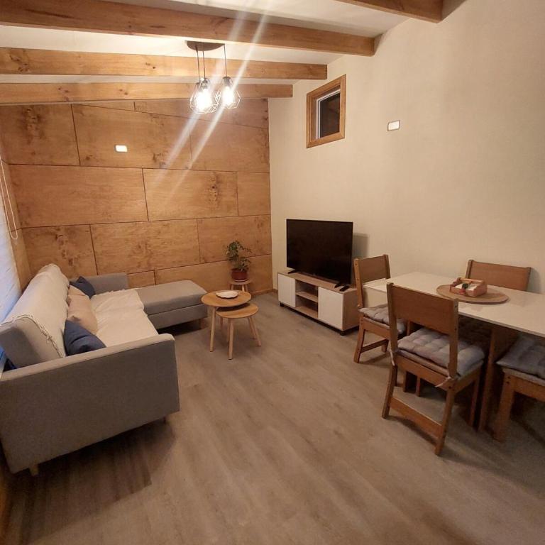 Las Lomas Cab - One-Bedroom Apartment - 1