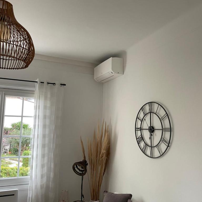 Grand F2 quartier Les Plaines, Boulouris proche mer et port Santa-Lucia - Apartment mit 1 Schlafzimmer - 2