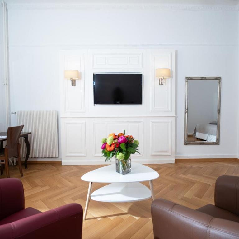 Hotel Helvetie Montreux - Superior Room with Balcony and Lake View - 6