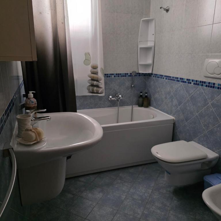 Honey Fede - Three-Bedroom Townhouse - 2