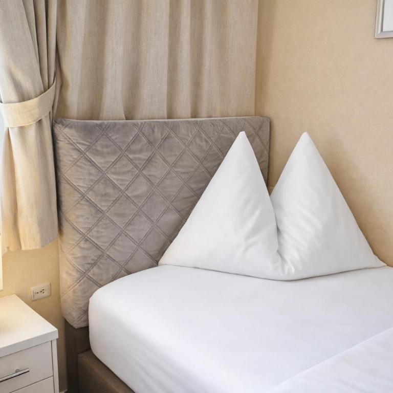 Stadthotel Kramer - Kleines Zweibettzimmer - 2