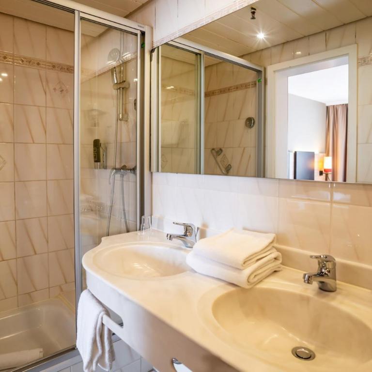 Europäischer Hof - Standard Dreibettzimmer mit Blick auf den Innenhof (keine Klimaanlage) - 3