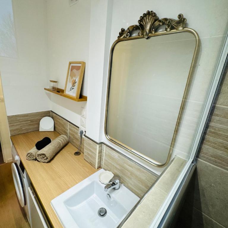 Appartement lumineux et calme Plage et commerces - Two-Bedroom Apartment - 22