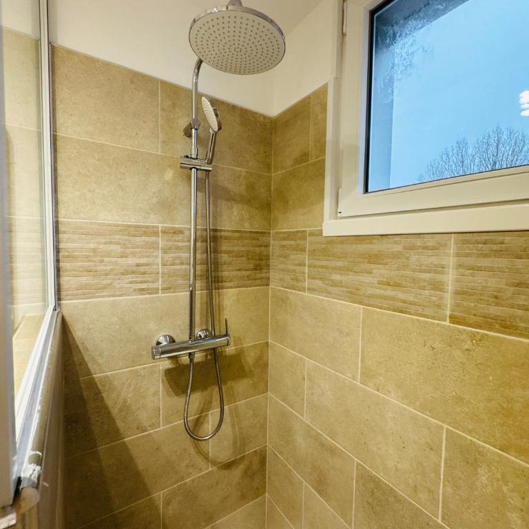 Appartement lumineux et calme Plage et commerces - Two-Bedroom Apartment - 24