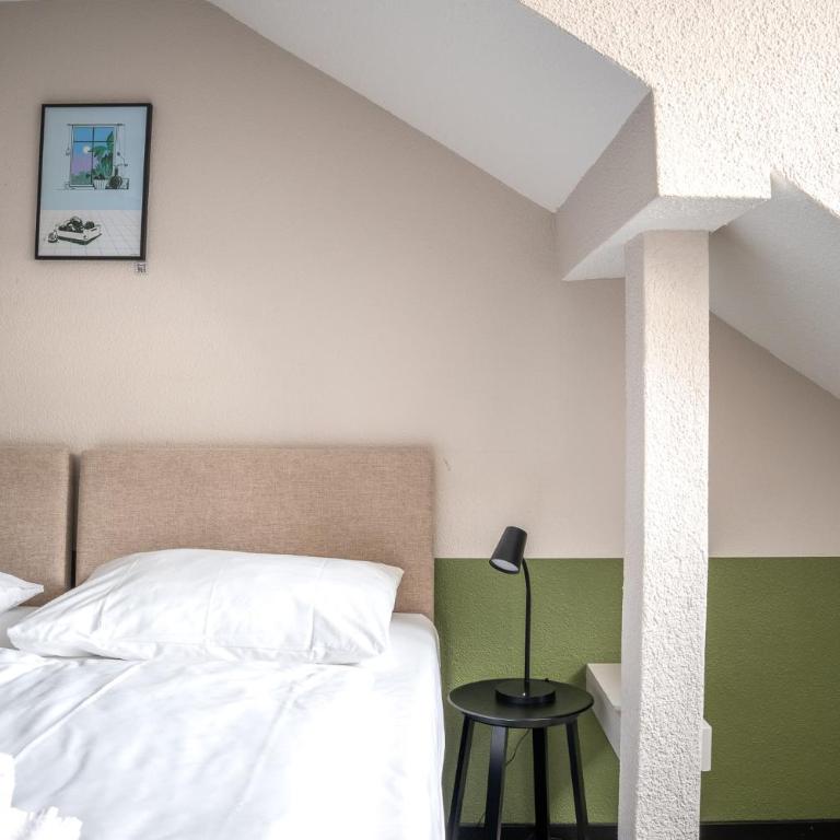 Hotel Goldener Stern - Self check-in - Superior Zweibettzimmer - 7