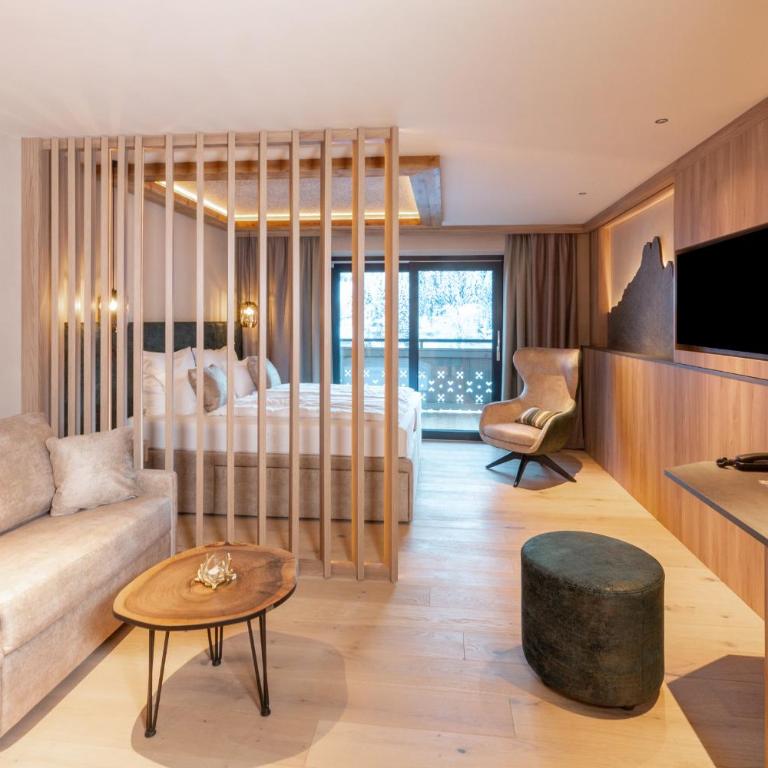 Landhotel Alpenhof Filzmoos - Doppelzimmer mit Balkon - 4