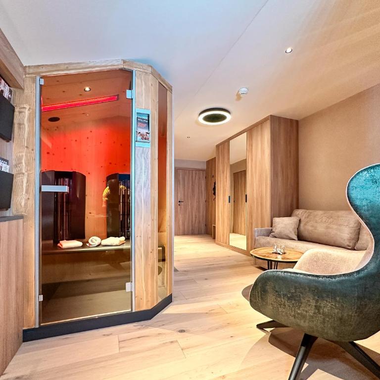 Landhotel Alpenhof Filzmoos - Doppelzimmer mit Balkon - 5