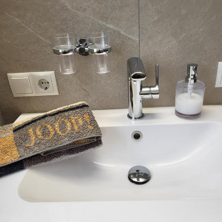 Apartment bei Anna - Two-Bedroom Apartment with Bathroom - 14