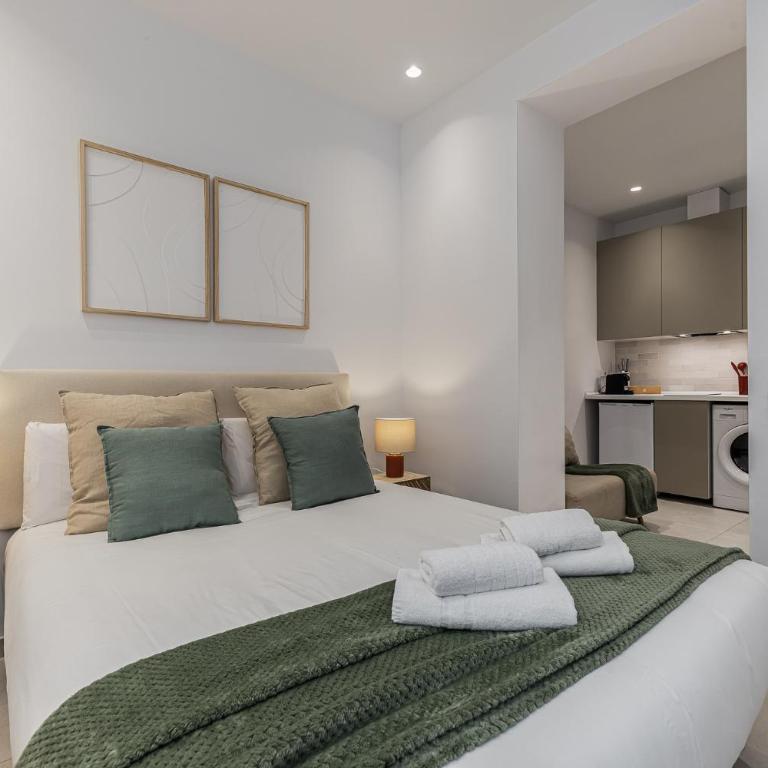 Waou Urban Home Chamberi - Deluxe Double Room (1 adult + 1 child) - 27