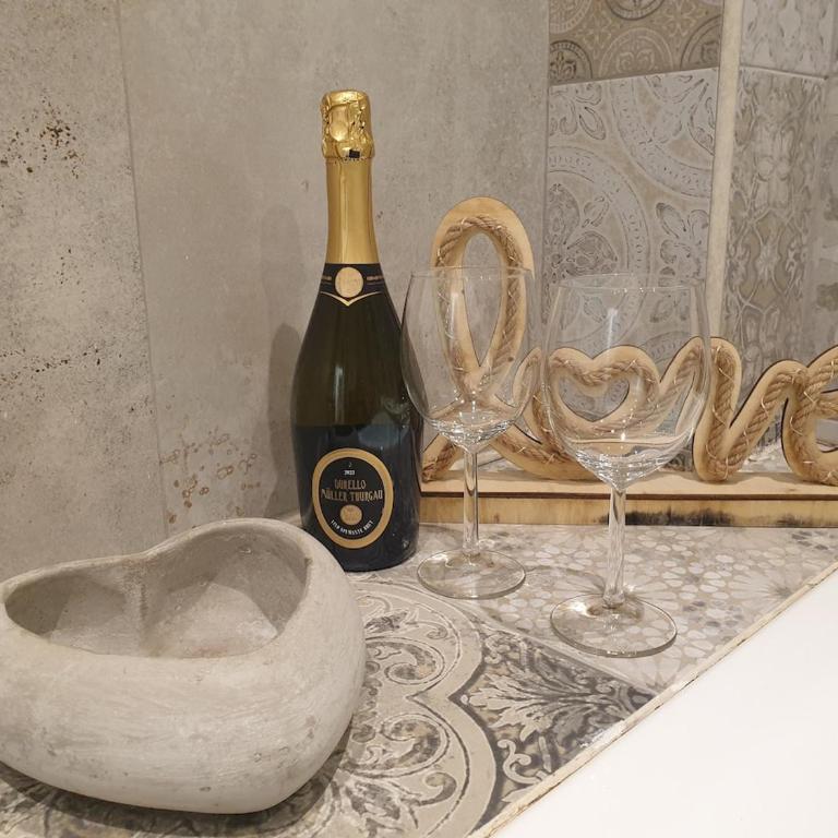 Iris Apartment with Jacuzzi - Easy City Access - Appartamento con 1 Camera da Letto - 5