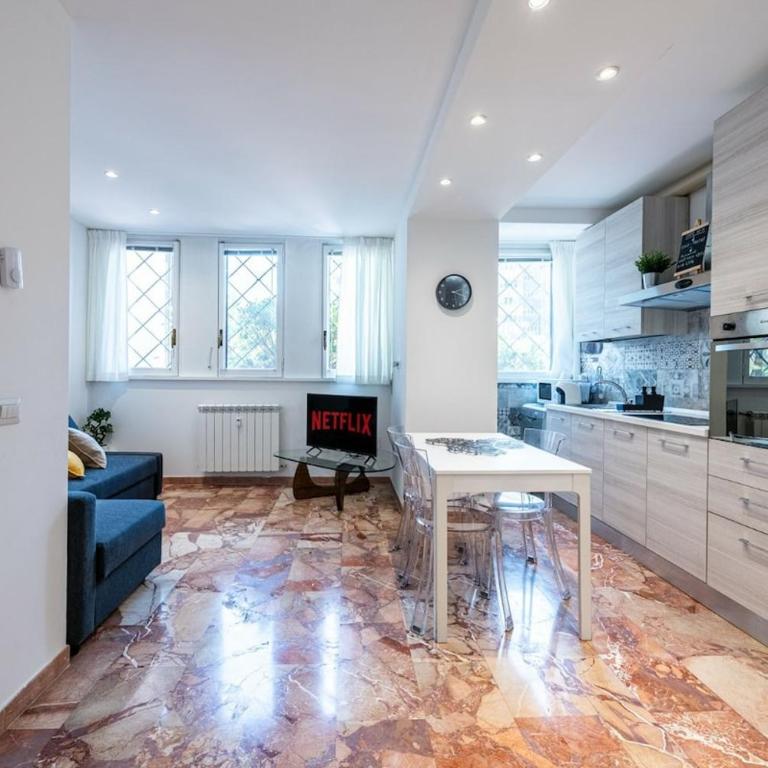 Iris Apartment with Jacuzzi - Easy City Access - Appartamento con 1 Camera da Letto - 10