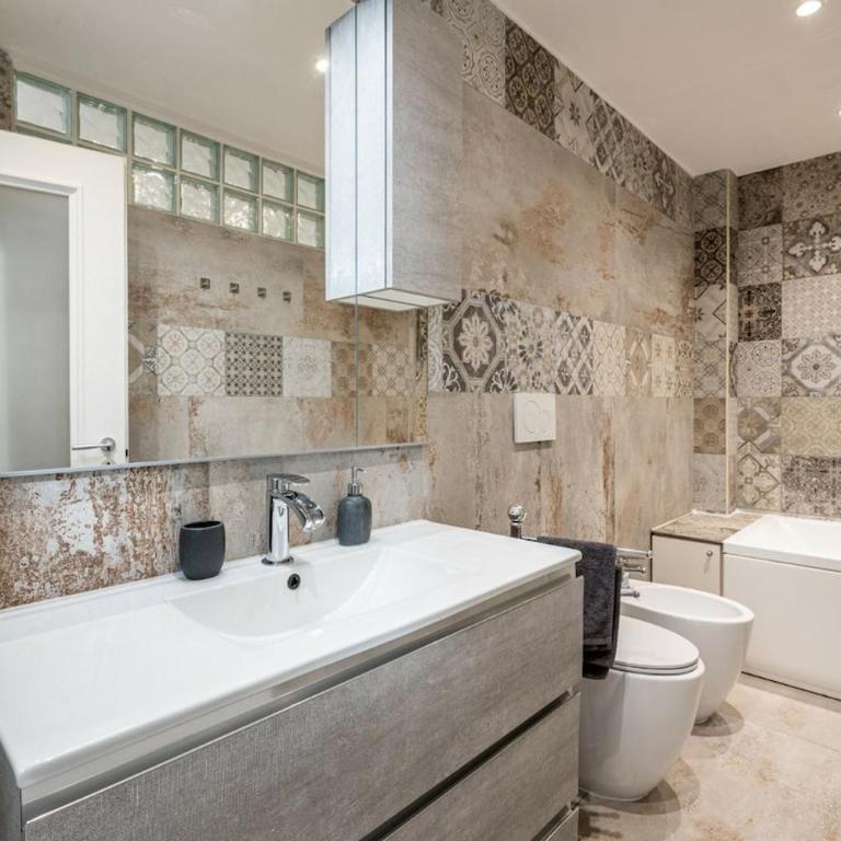 Iris Apartment with Jacuzzi - Easy City Access - Appartamento con 1 Camera da Letto - 14