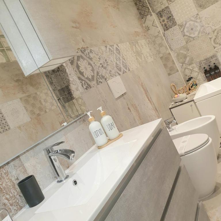 Iris Apartment with Jacuzzi - Easy City Access - Appartamento con 1 Camera da Letto - 20