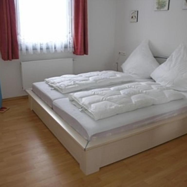 Ferienhaus Nr 74, Kategorie Komfort L m Sauna, behindertenfreundlich, Feriendorf Hochbergle, Allgäu - Ferienhaus - 4