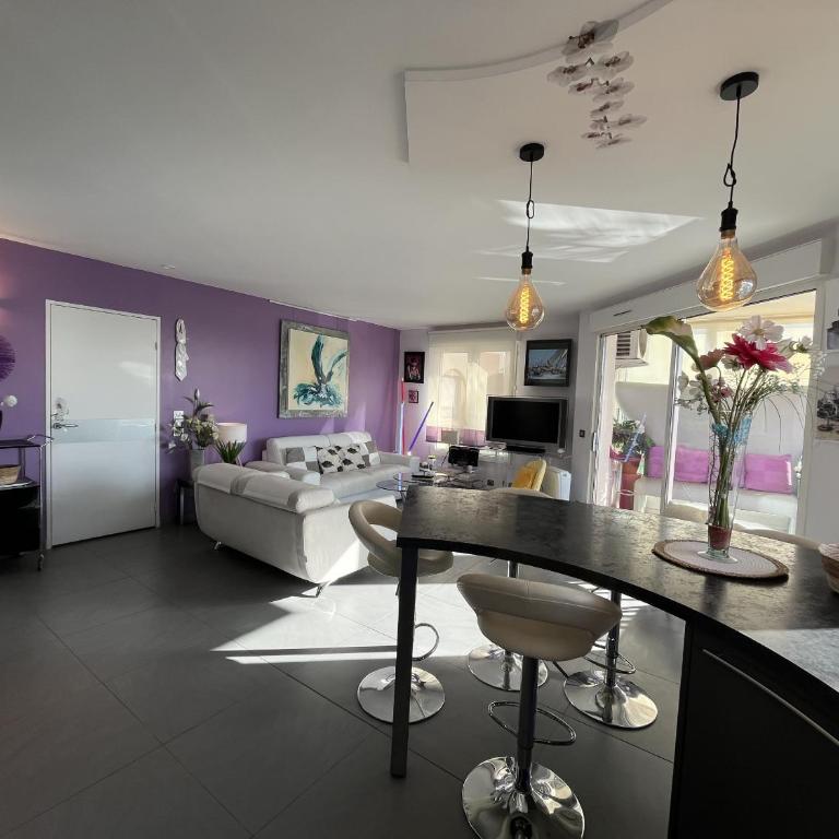 SUR LES QUAIS DE PORT FREJUS, magnifique T2, 4 per - Appartamento con 1 Camera da Letto, Vista Mare e Terrazza - 8