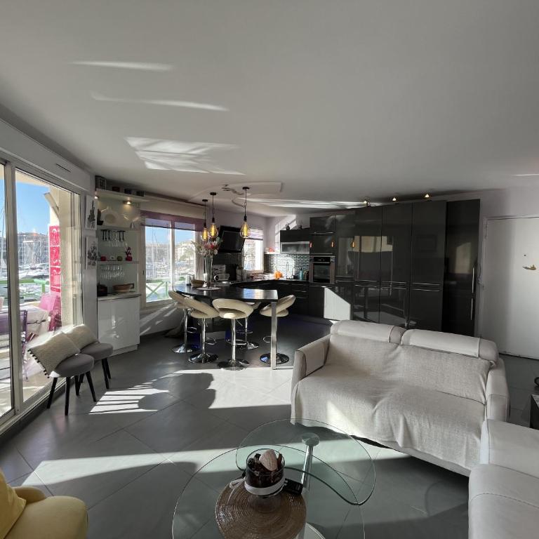 SUR LES QUAIS DE PORT FREJUS, magnifique T2, 4 per - Appartamento con 1 Camera da Letto, Vista Mare e Terrazza - 23