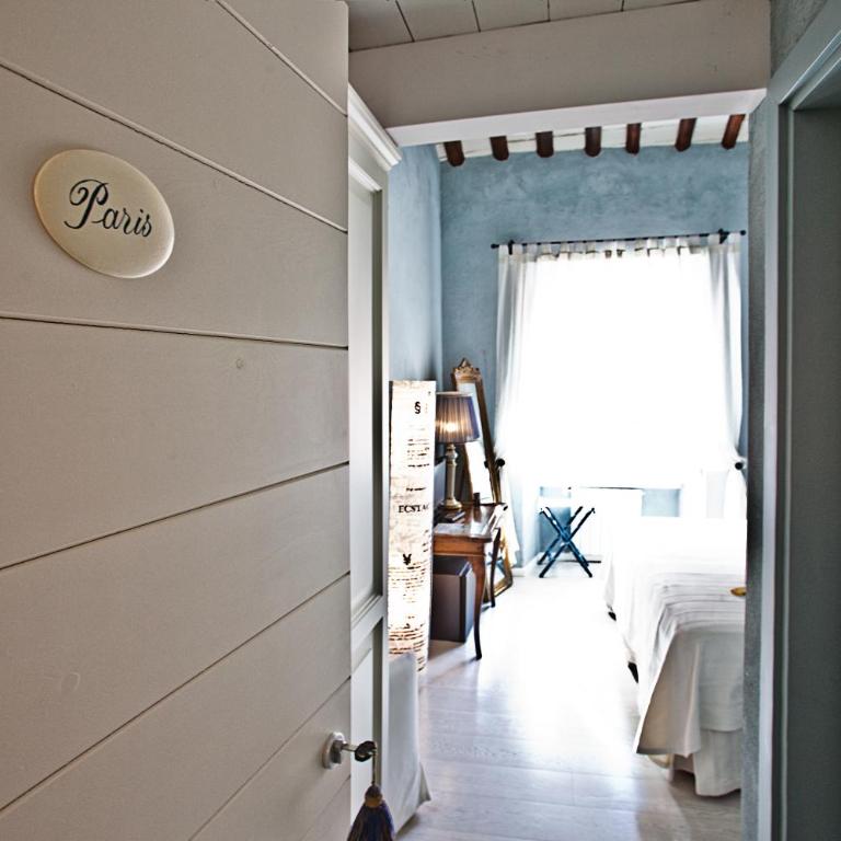 LM Suites Spagna - Camera Matrimoniale - 5