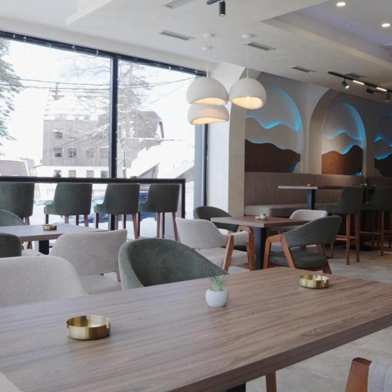 Versus Jahorina - Family Suite with Balcony - 10