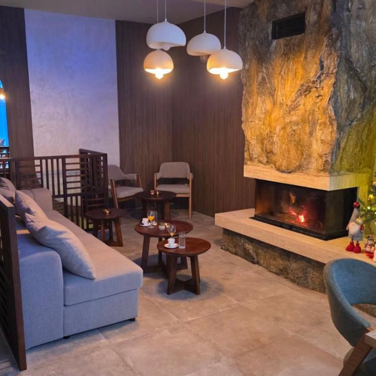 Versus Jahorina - Family Suite with Balcony - 11