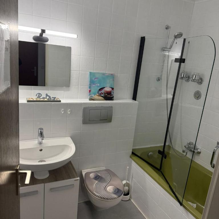 Familienauszeit Indoorpool, Sauna, Skilift, Netflix, Disney, optional Vielpass Karte , inkl Bettwäsche Handtücher Reinigung - Apartment mit 1 Schlafzimmer - 3