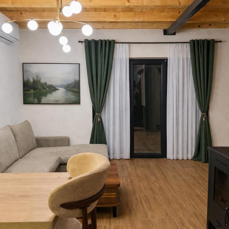 Pine Home Forest - Two-Bedroom Chalet - 3