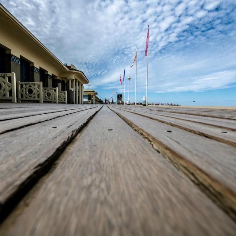 Vue mer exceptionnelle Studio avec Parking au Port de Deauville - Apartamento de 2 dormitorios - 14