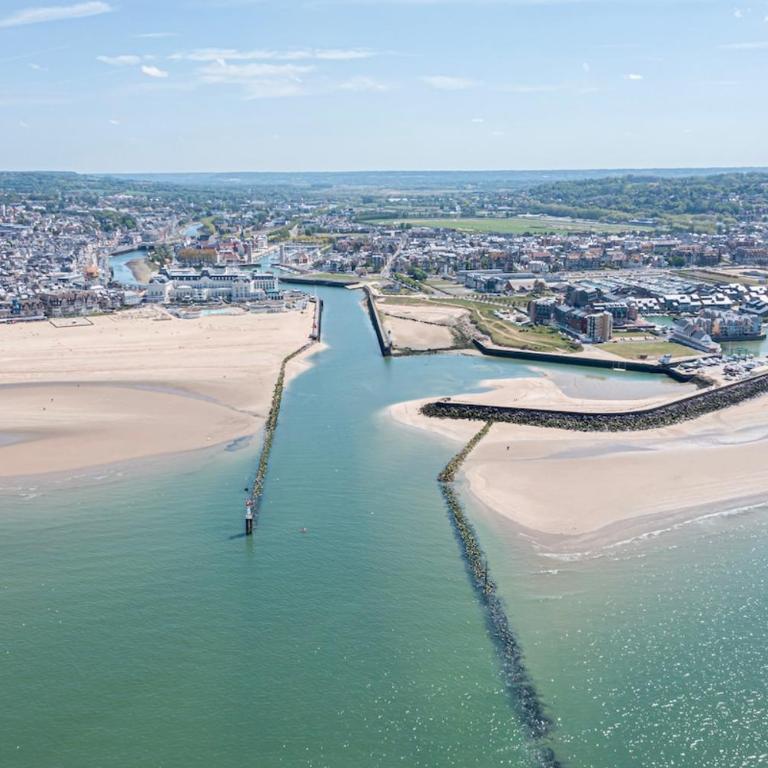 Vue mer exceptionnelle Studio avec Parking au Port de Deauville - Apartamento de 2 dormitorios - 23