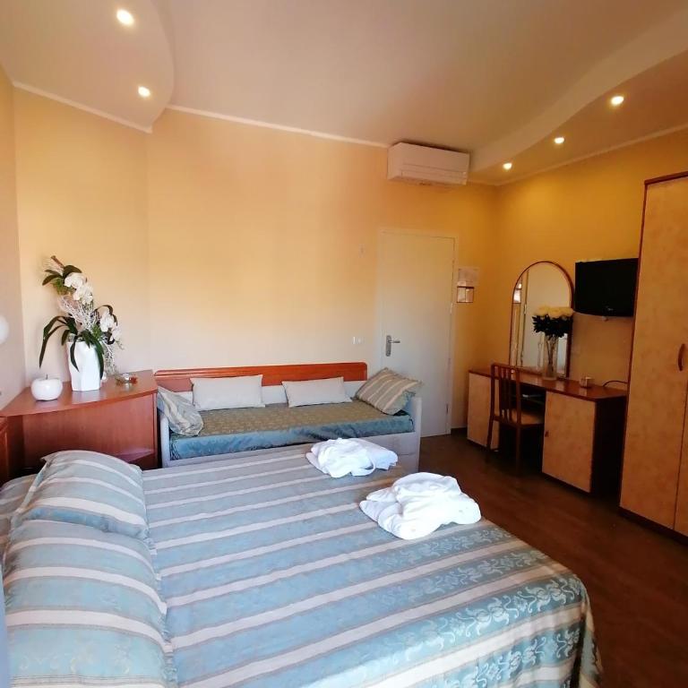 Hotel Nordic - Camera Quadrupla Economy - 4