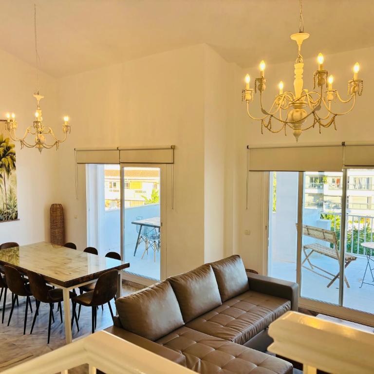 AlquilaEasy Navío - Casa de 3 dormitorios - 72