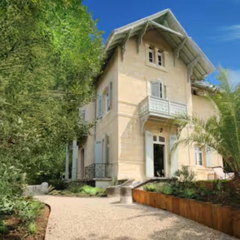 Villa familiale rénovée à Arcachon avec 6 ch, 4 sdb, entre 8 à 10 pers - Villa - 16