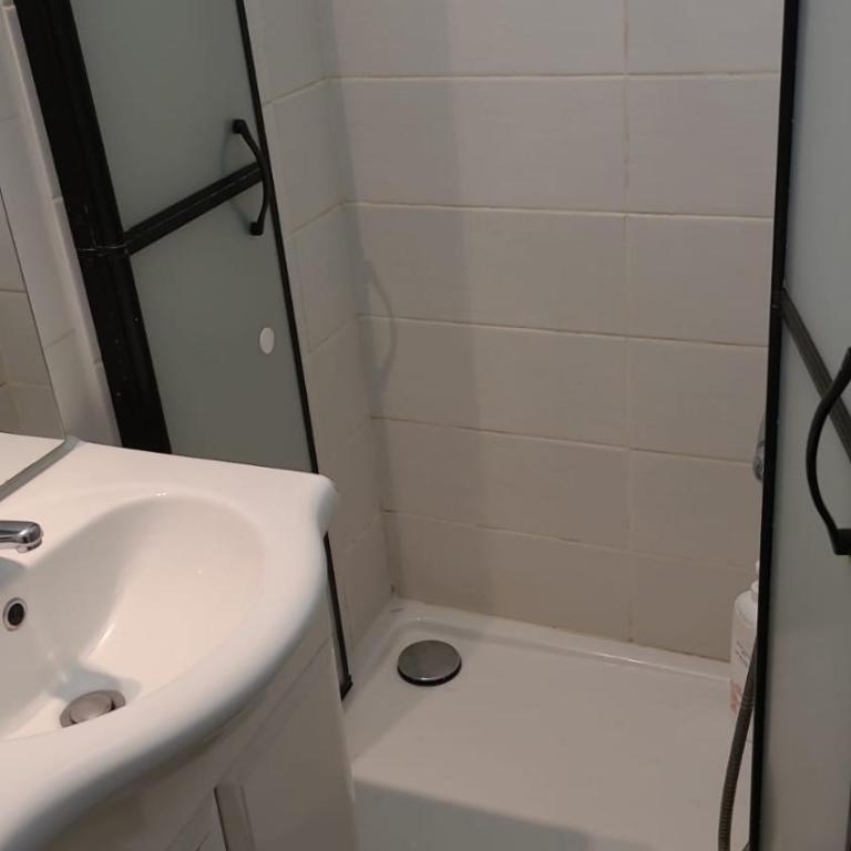 Les Studios de la Cote Roz - Vue Mer - Plage - One-Bedroom Apartment - 11